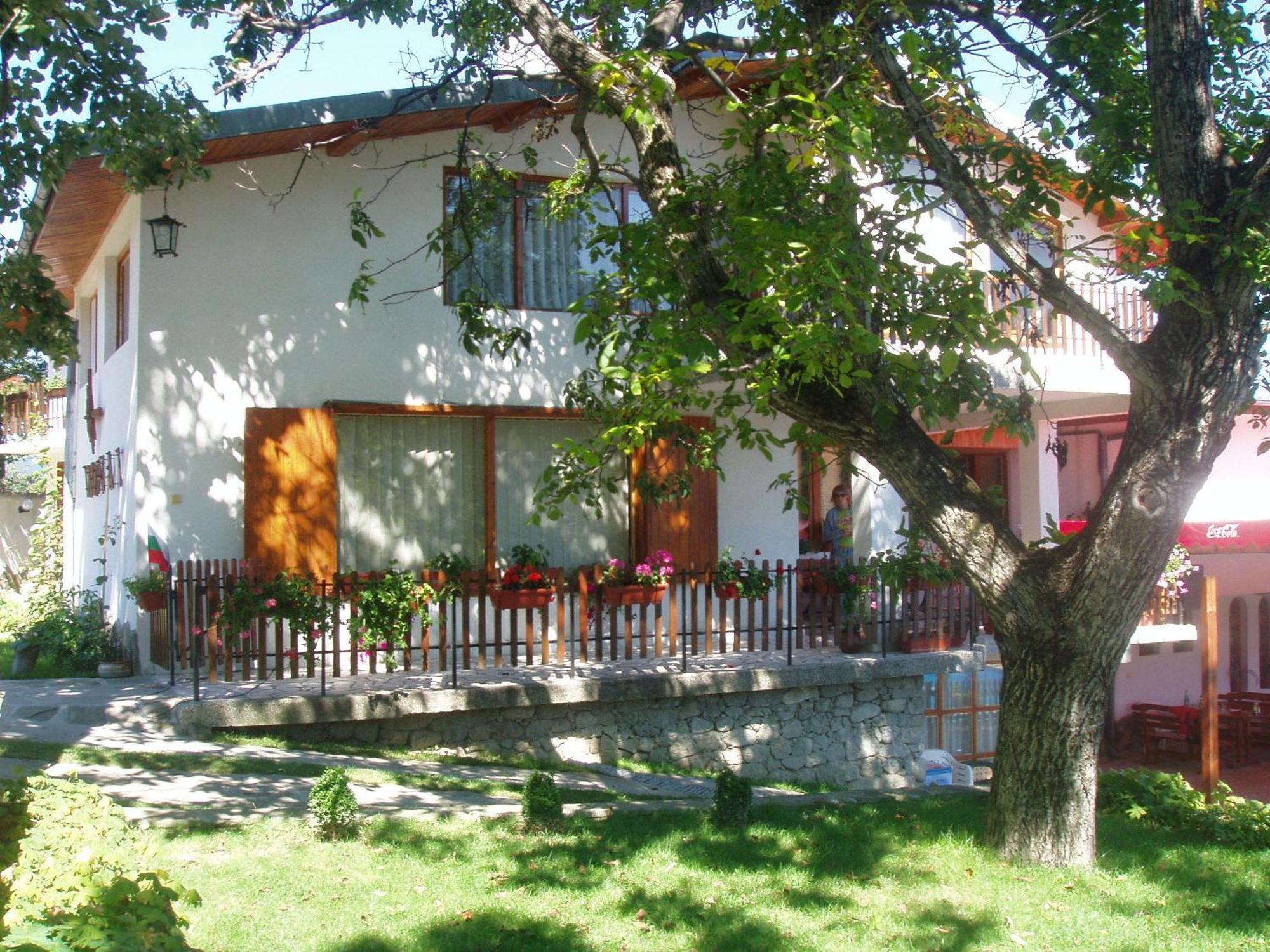 Hotel Tihiat Kat Apriltsi  Εξωτερικό φωτογραφία