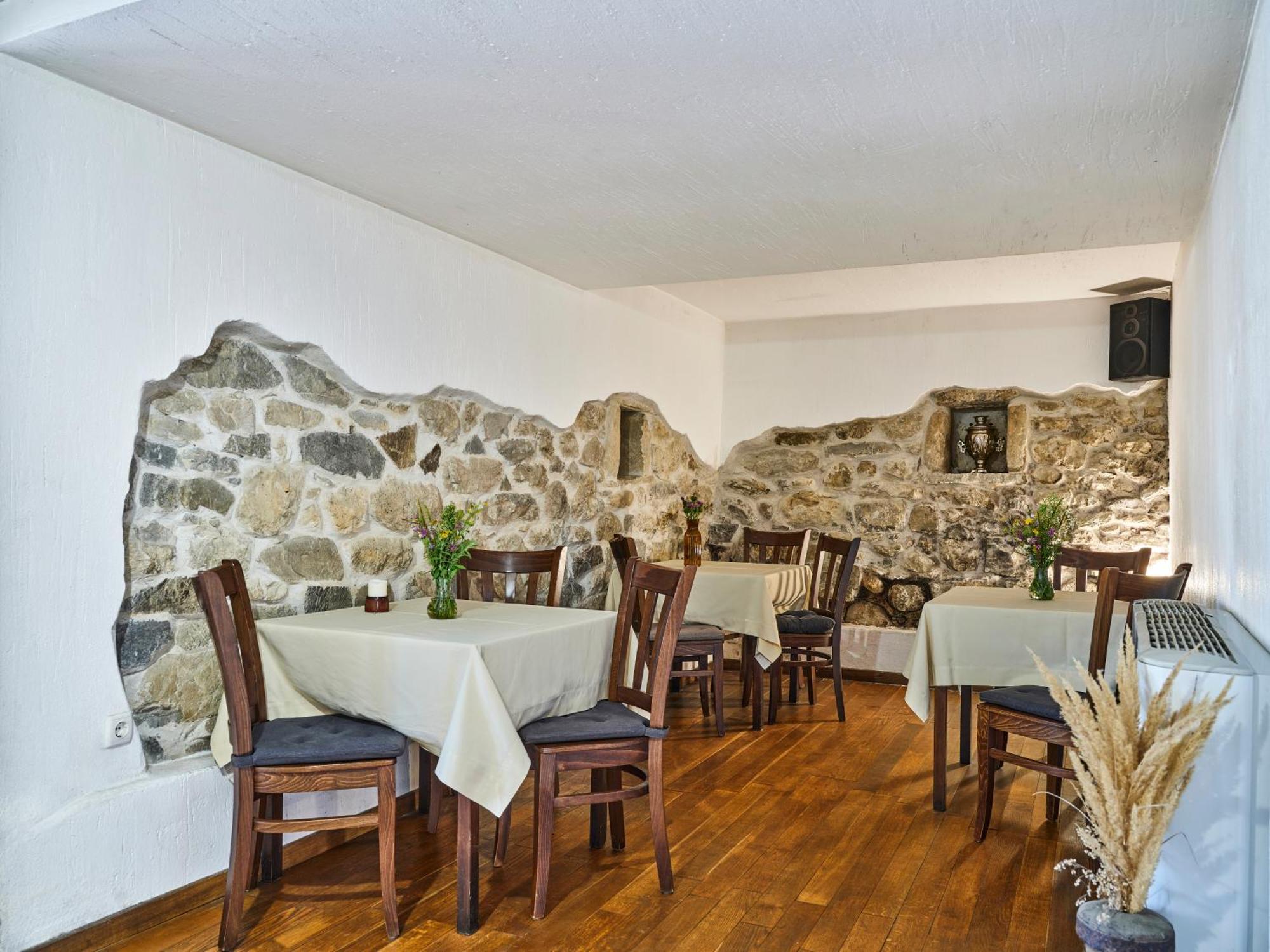 Hotel Tihiat Kat Apriltsi  Εξωτερικό φωτογραφία